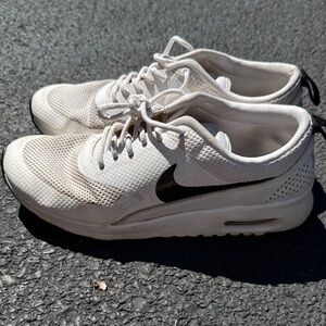 Nike Women's White and Black Sneakers